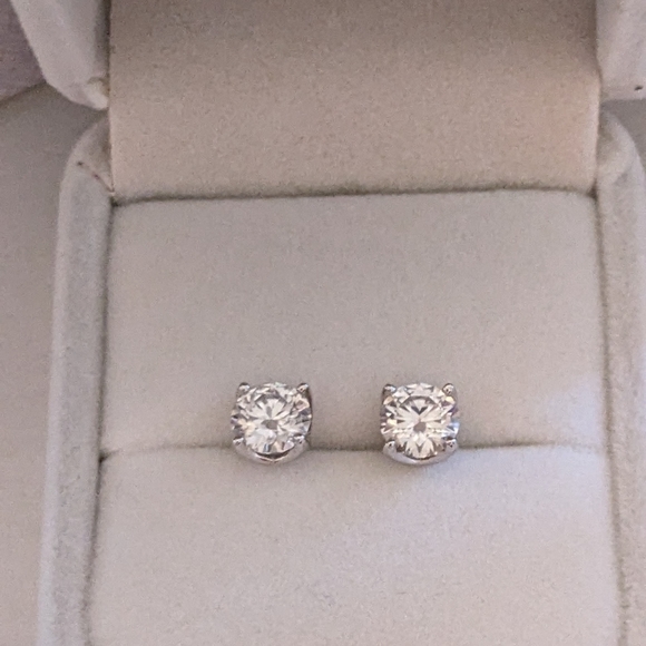 1 CT x 2 Moissanite Earrings, 4 Prong, 925 Sterling Silver - Picture 4 of 12